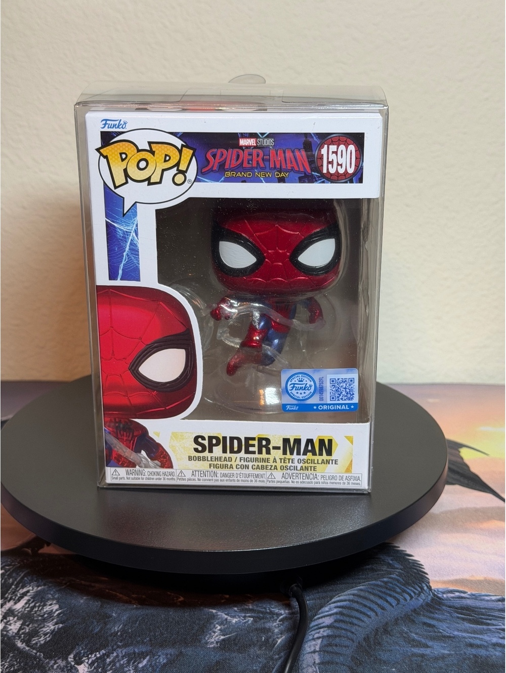 Funko Pop Spider-Man 1590 METALLIC Brand New Day with protector